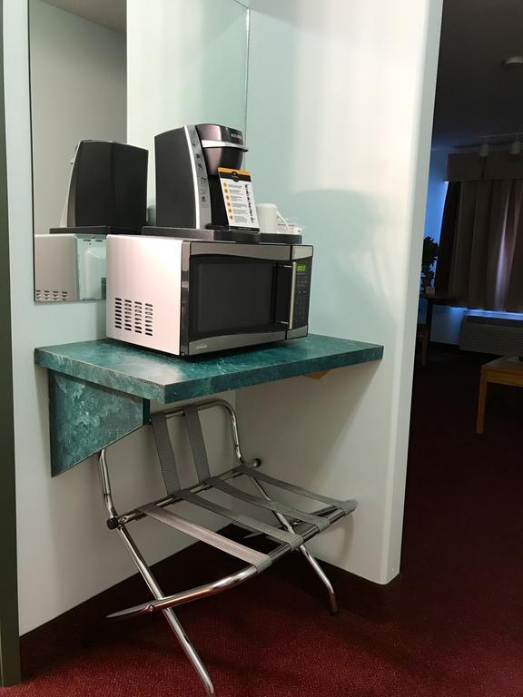 Super 8 By Wyndham Kindersley Zewnętrze zdjęcie